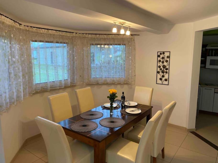 4 Bedroom Family House With Access To A Hot Tub Goczałkowice-Zdrój Buitenkant foto